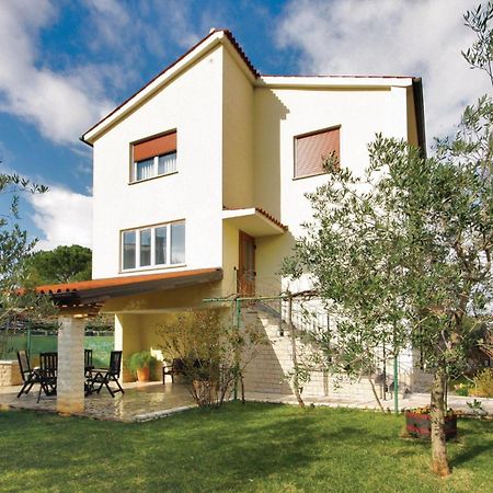 Awesome Apartment In Pula With Wifi ภายนอก รูปภาพ