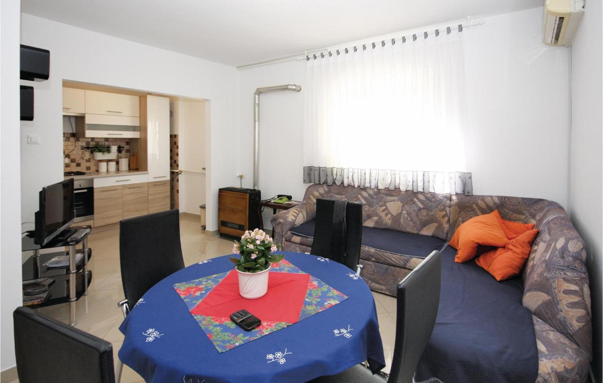 Awesome Apartment In Pula With Wifi ภายนอก รูปภาพ