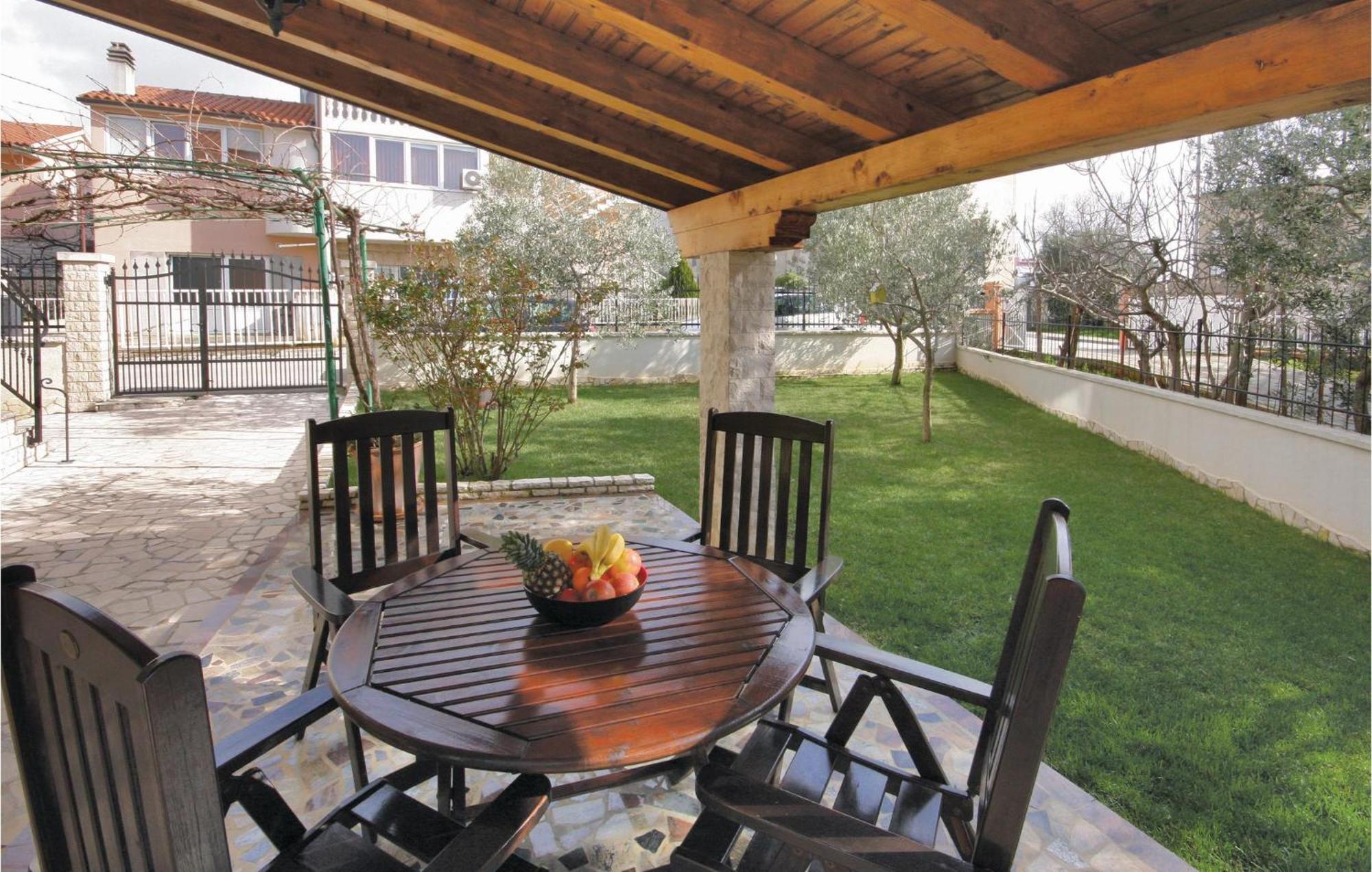 Awesome Apartment In Pula With Wifi ภายนอก รูปภาพ